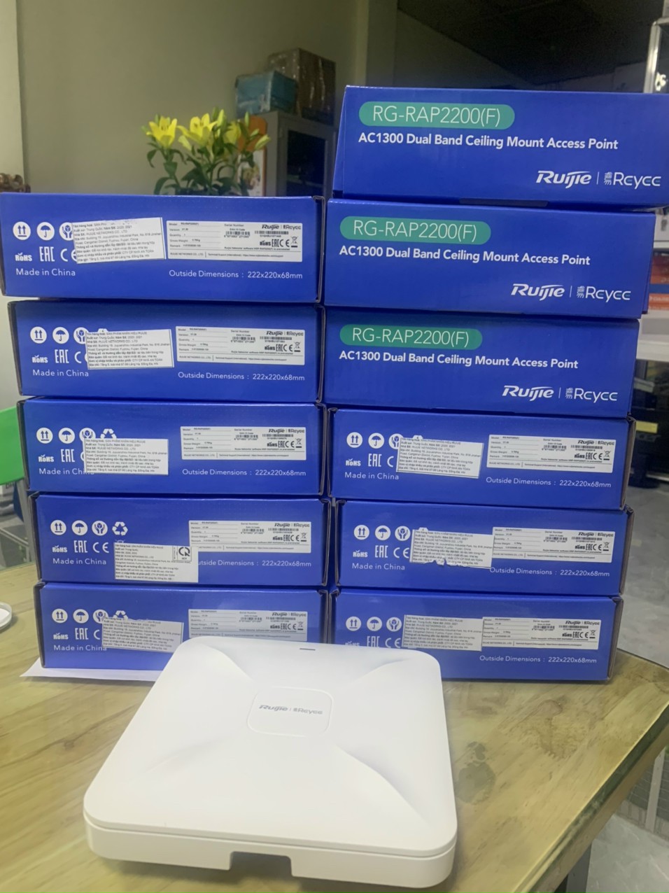 Bộ phát Wifi ốp trần hoặc gắn tường RUIJIE REYEE RG-RAP2200(F)